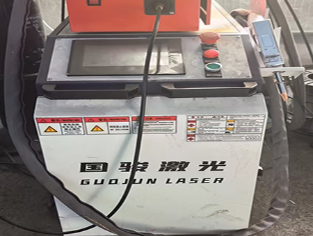 Laser welding equipment